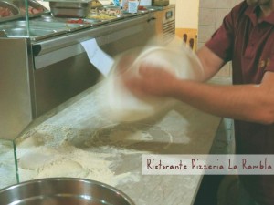 impasto della pizza - pizzeria roccamonfina la rambla